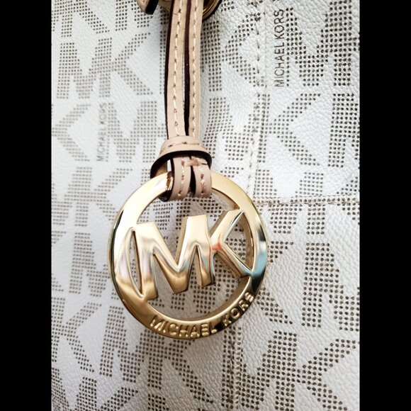 MK Michal Kors Signature Classic Tote Bag - Picture 8 of 15